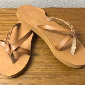 Cute sandals. NWOT. Size 5/6